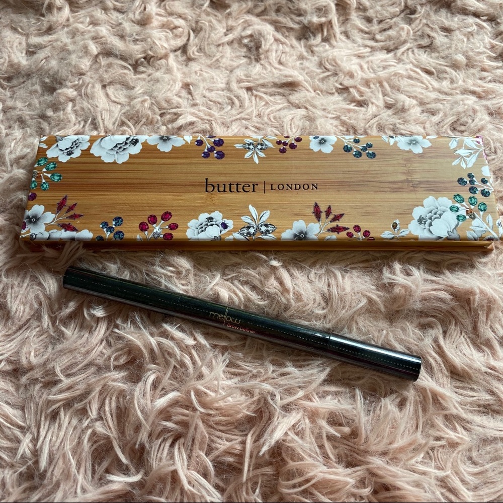 Makeup Bundle! - Picture 1 of 4